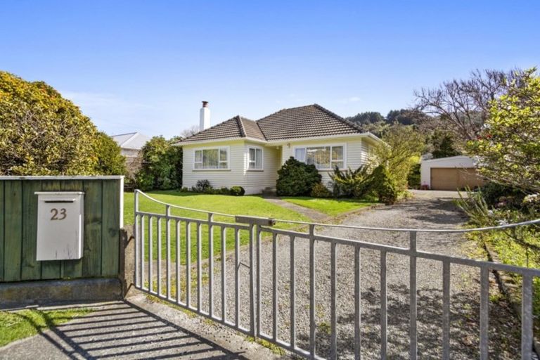 Photo of property in 23 Findlay Street, Tawa, Wellington, 5028