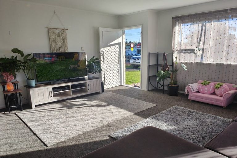 Photo of property in 156 Lincoln Road, Henderson, Auckland, 0610