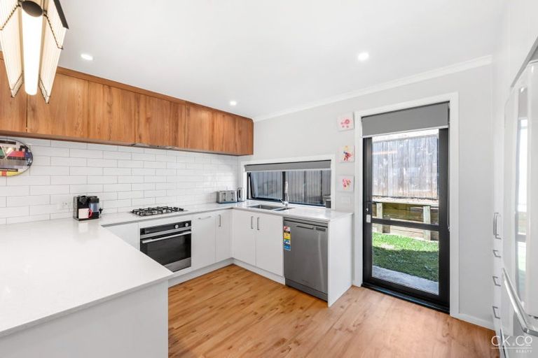 Photo of property in 9 Desert Gold Lane, Wallaceville, Upper Hutt, 5018