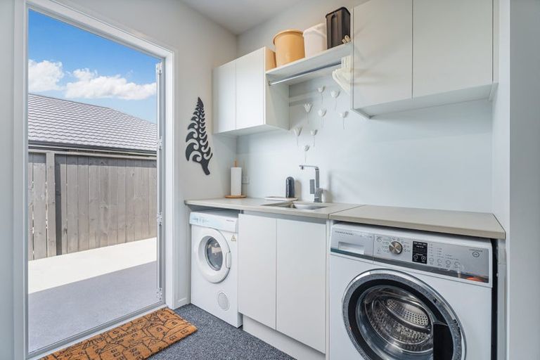 Photo of property in 8 Onerere Drive, Whitianga, 3510