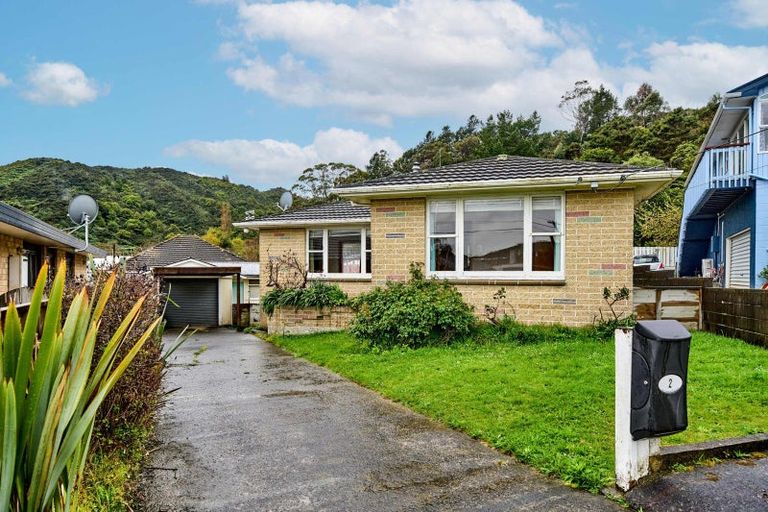 Photo of property in 2 Bella Grove, Naenae, Lower Hutt, 5011