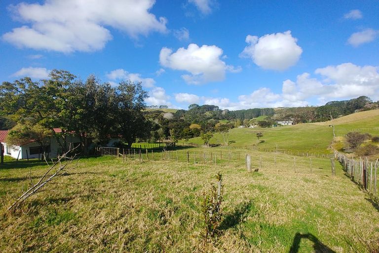 Photo of property in 178 Valley Road, Waimauku, 0881