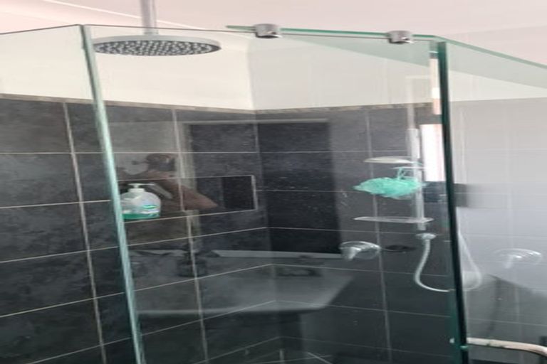 Photo of property in 9 La Lena Grove, Fitzherbert, Palmerston North, 4410