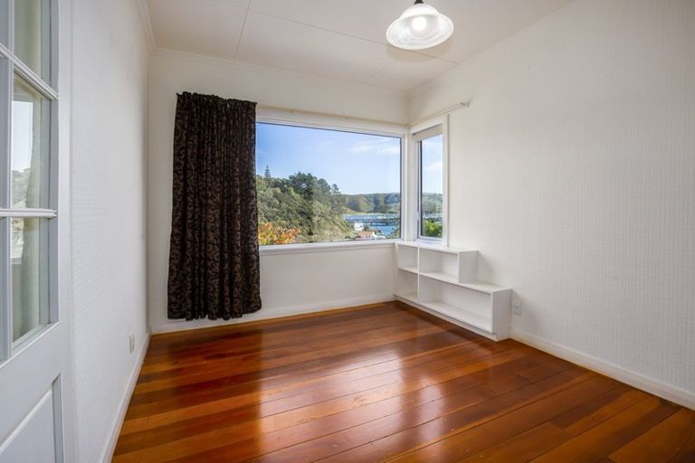 Photo of property in 53a Bayview Road, Paremata, Porirua, 5024
