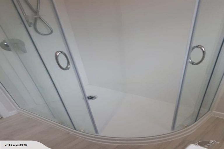 Photo of property in 239 Hepburn Road, Glendene, Auckland, 0602