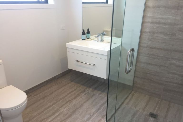 Photo of property in 2 Bathans Lane, Lake Hayes, Queenstown, 9304