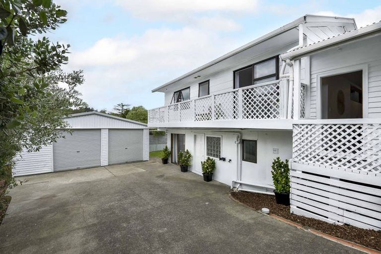 Photo of property in 103 Brian Crescent, Stanmore Bay, Whangaparaoa, 0932
