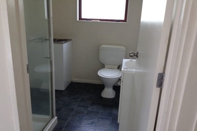 Photo of property in 4 Tacitus Place, Totara Vale, Auckland, 0629