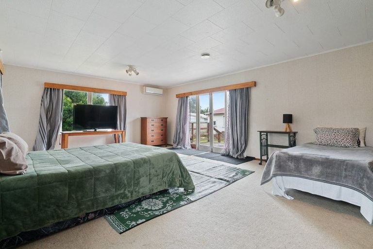 Photo of property in 11 Cargill Street, Papakura, 2110