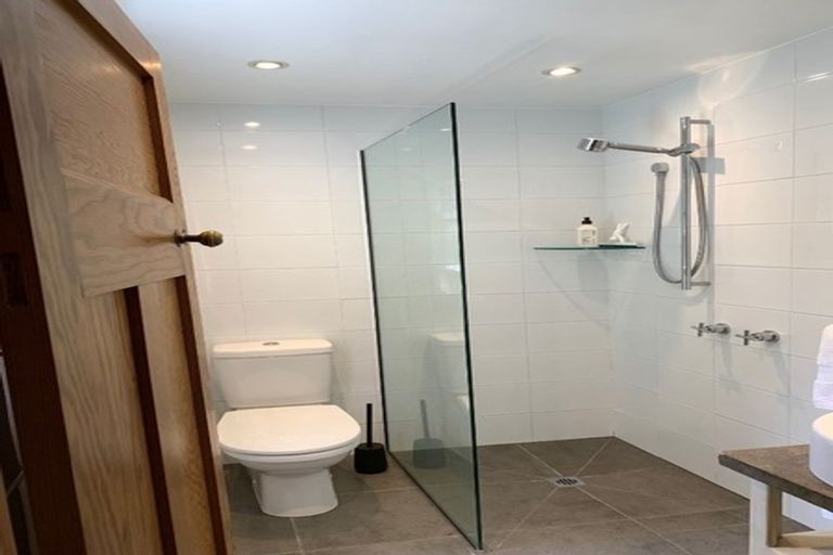 Photo of property in 17 Seapoint Road, Bluff Hill, Napier, 4110