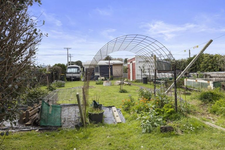 Photo of property in 10 King Street, Opunake, 4616