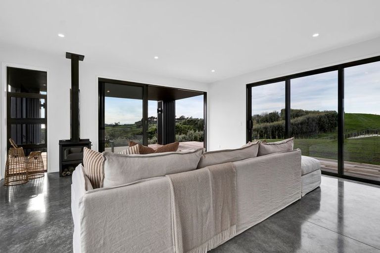 Photo of property in 29 Washer Road, Omata, New Plymouth, 4374