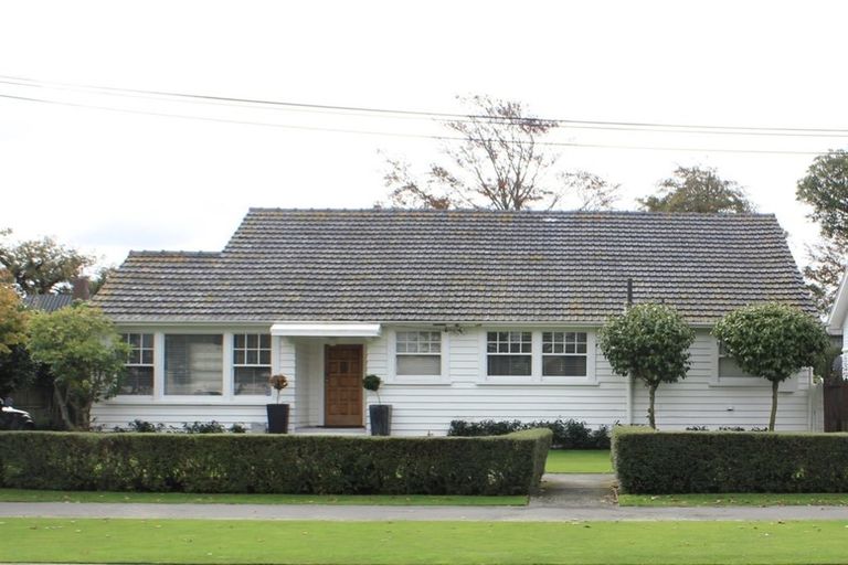 Photo of property in 2/4 Weka Street, Fendalton, Christchurch, 8041