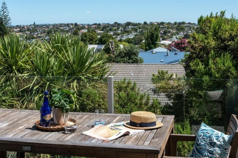 Photo of property in 4a Rodney Street, Howick, Auckland, 2014