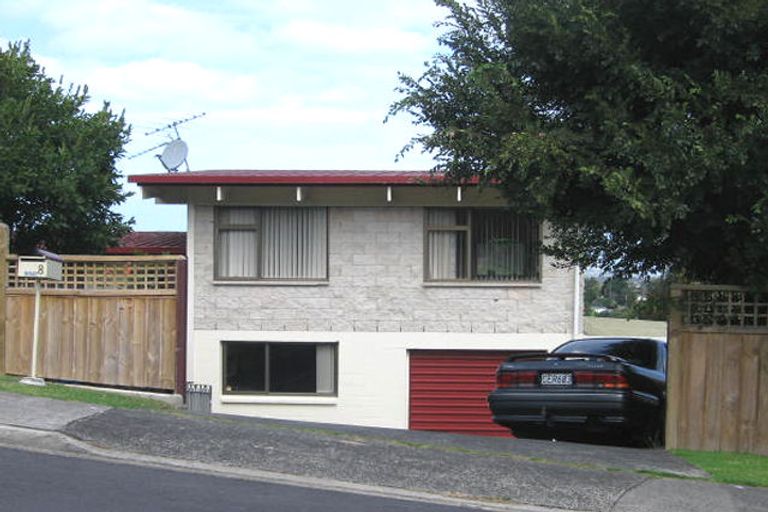 Photo of property in 8 Girrahween Drive, Totara Vale, Auckland, 0629