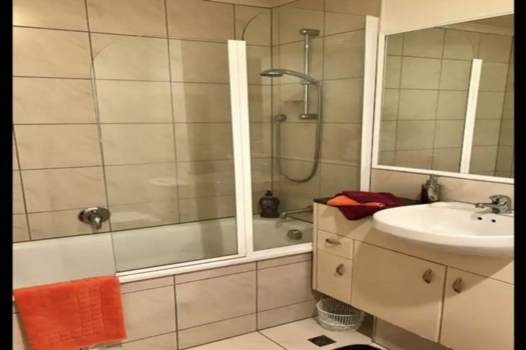 Photo of property in 2c/7-11 Bute Road, Browns Bay, Auckland, 0630