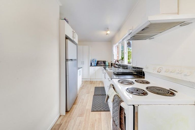 Photo of property in 43 Hallberry Road, Mangere East, Auckland, 2024