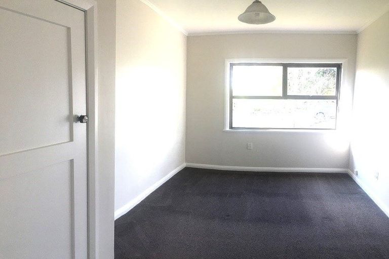 Photo of property in 13 Westwell Road, Belmont, Auckland, 0622