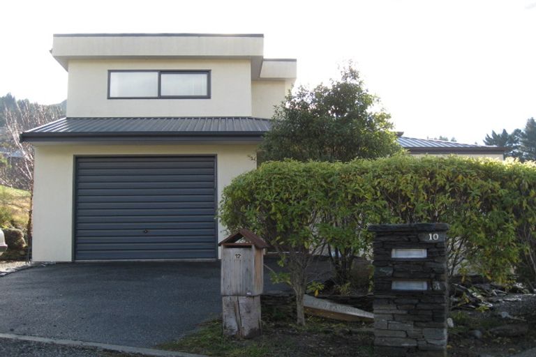Photo of property in 12 Matakauri Place, Fernhill, Queenstown, 9300