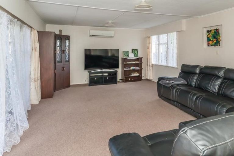 Photo of property in 155 Cambridge Street, Levin, 5510