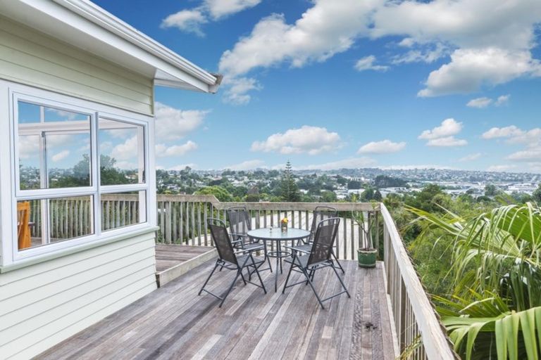 Photo of property in 1/60 Chivalry Road, Glenfield, Auckland, 0629