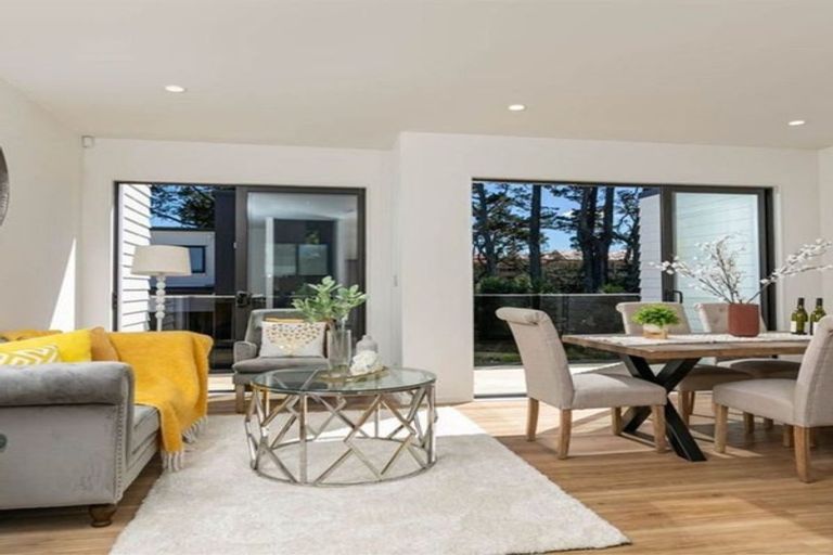 Photo of property in 21 Korokio Lane, Henderson, Auckland, 0612