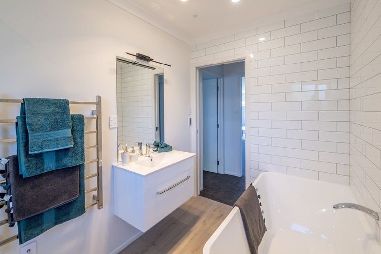 Photo of property in 144b Winchester Street, Levin, 5510