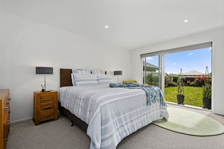 Photo of property in 77 Dunkeld Drive, Papamoa, 3118