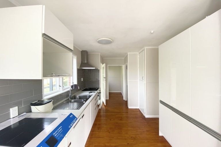 Photo of property in 93 Fairclough Road, Beach Haven, Auckland, 0626