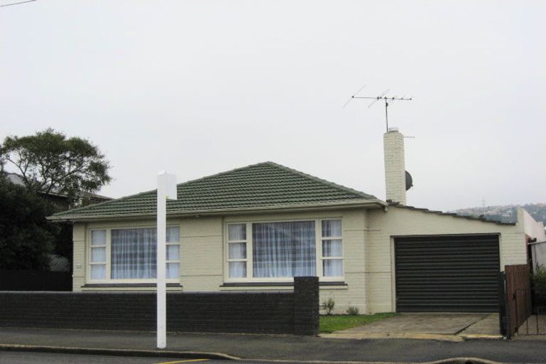 Photo of property in 254 Macandrew Road, Forbury, Dunedin, 9012