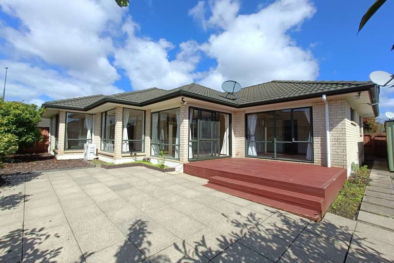 Photo of property in 213 Kilkenny Drive, East Tamaki Heights, Auckland, 2016