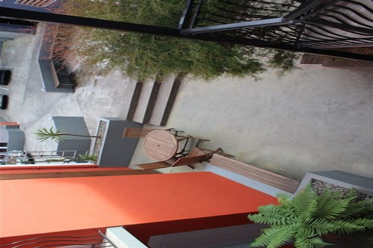 Photo of property in 3/2 Manor Place, Dunedin Central, Dunedin, 9016