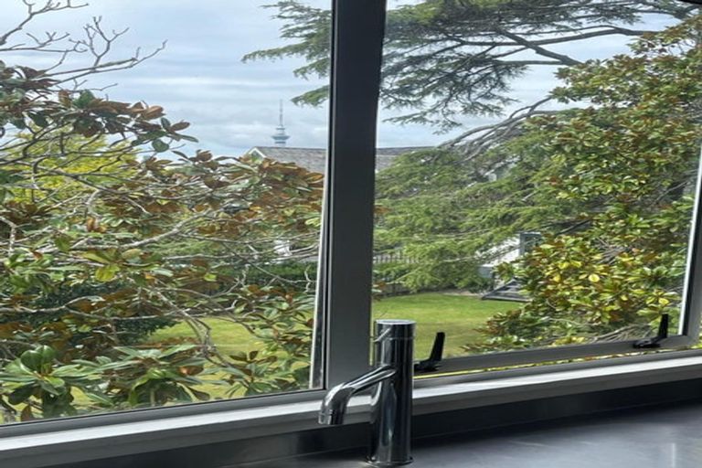 Photo of property in 5/57 Sarsfield Street, Herne Bay, Auckland, 1011