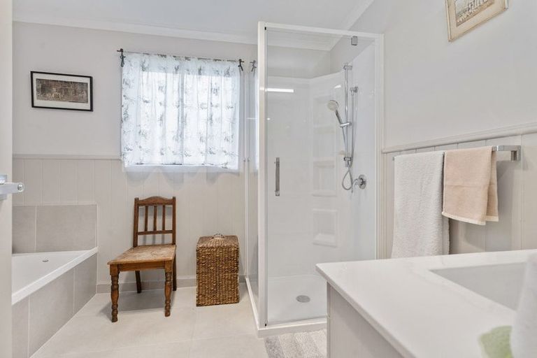 Photo of property in 42 Feist Street, Carterton, 5713