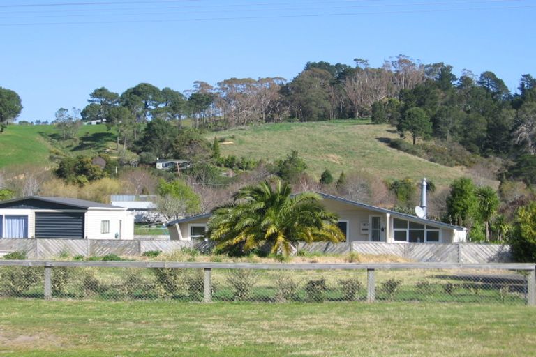 Photo of property in 28b Captain Cook Road, Cooks Beach, Whitianga, 3591