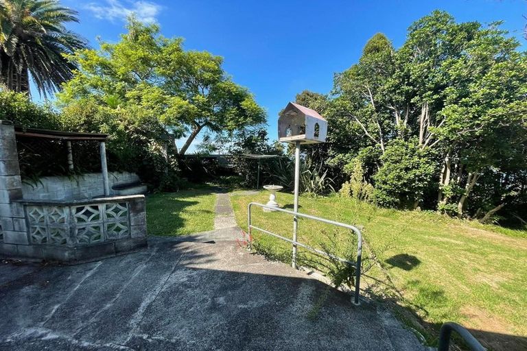Photo of property in 84 Island Bay Road, Beach Haven, Auckland, 0626