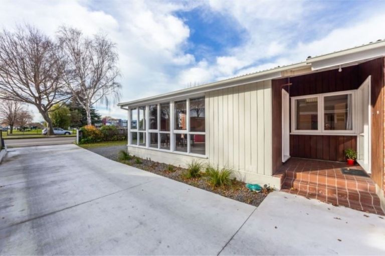 Photo of property in 201 Memorial Avenue, Burnside, Christchurch, 8053