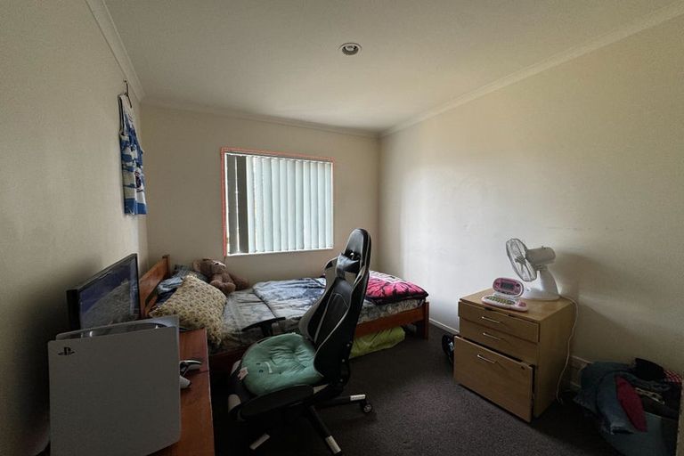 Photo of property in 21 Ashmere Lane, Weymouth, Auckland, 2103