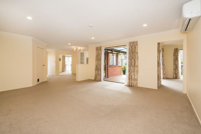Photo of property in 29 Nimstedt Avenue, Oteha, Auckland, 0632