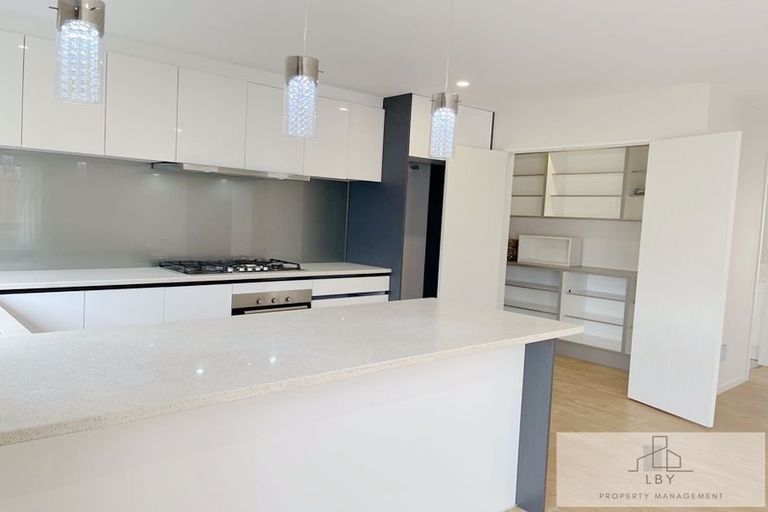 Photo of property in 98 Cardiff Road, Pakuranga, Auckland, 2010