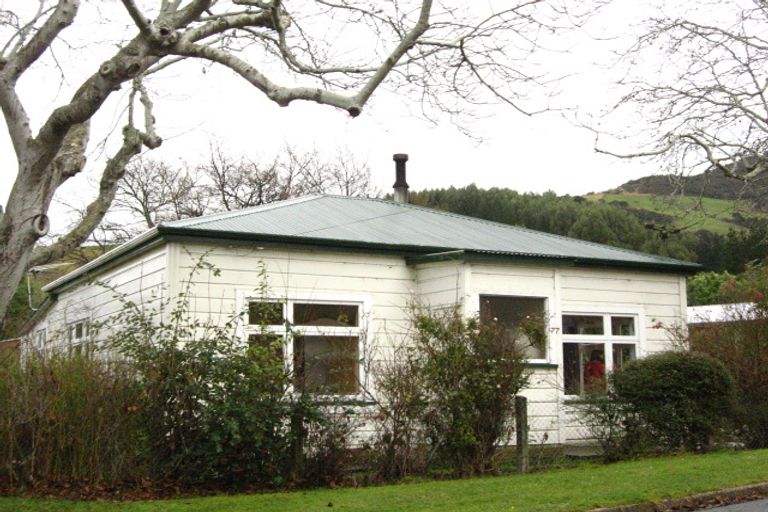 Photo of property in 77 Hall Road, Sawyers Bay, Port Chalmers, 9023