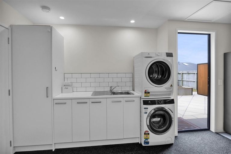 Photo of property in 2 Roy Johns Way, Bell Block, New Plymouth, 4312