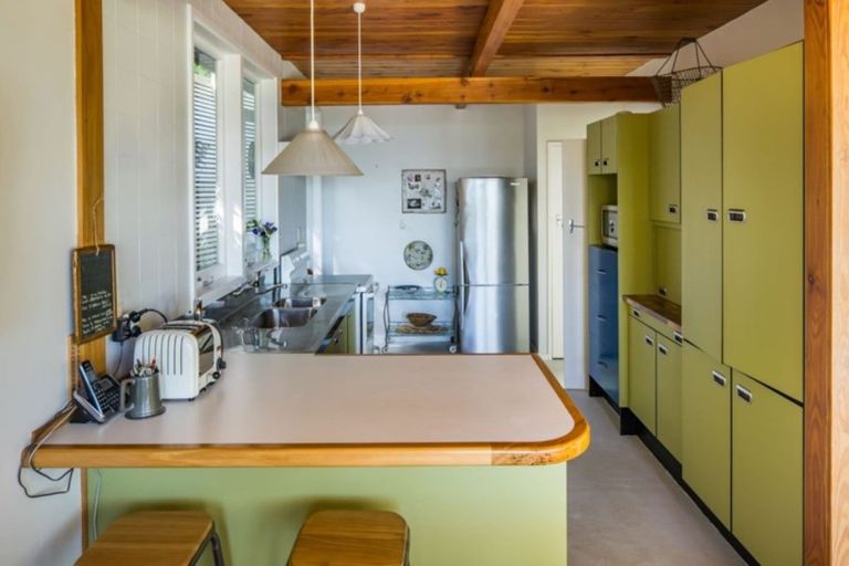 Photo of property in 34 Nikau Street, Eastbourne, Lower Hutt, 5013