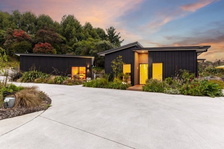 Photo of property in 27 Smithfield Road, Waikanae, 5391