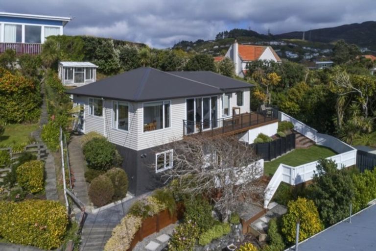 Photo of property in 59 Trelissick Crescent, Ngaio, Wellington, 6035