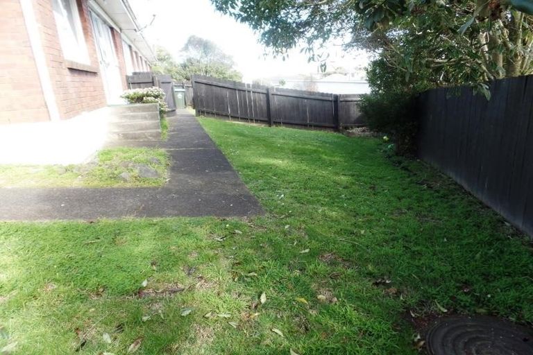 Photo of property in 4/8a Mcdonald Crescent, Mount Wellington, Auckland, 1060