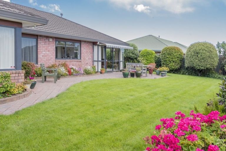 Photo of property in 7 Cranbrook Grove, Waikanae, 5036