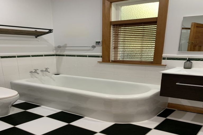 Photo of property in 9 Burrows Avenue, Karori, Wellington, 6012