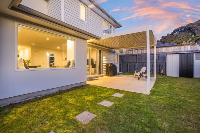 Photo of property in 16 Schooner Drive, Whitby, Porirua, 5024
