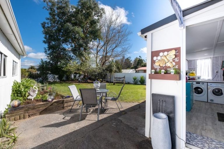 Photo of property in 3 Preston Street, Eltham, 4322